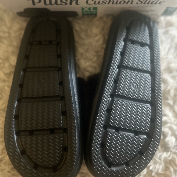 NIB! 32 Degrees Plush “Furry” Lined Slide. So Cozy! - Picture 4 of 6